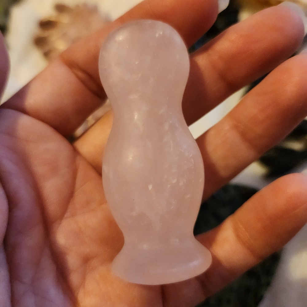 Mini Goddess In Rose Quartz - Picture 4 of 5